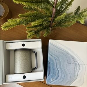🎁NIB Self Heating Mug+Phone Charger